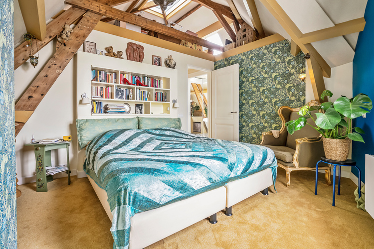 Slaapkamer met nokhoogte